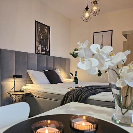 Urban Apartments Premium Baildona 18B, Free Garage, Self Check-In Katowice Esterno foto