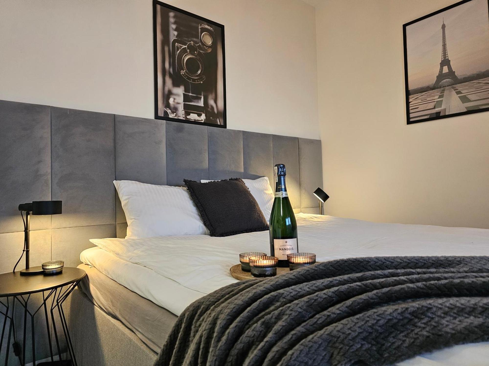 Urban Apartments Premium Baildona 18B, Free Garage, Self Check-In Katowice Esterno foto